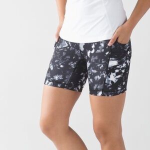 Tie Dye Black And White Lululemon Bike Shorts - Size 8